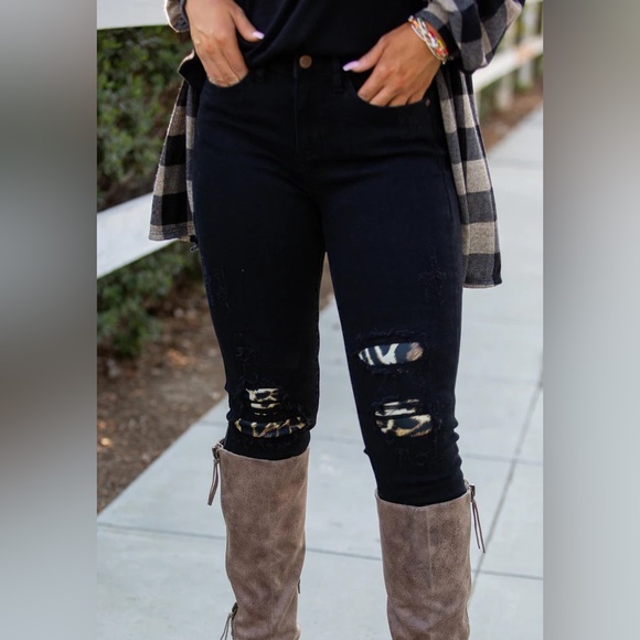 NWT Judy Blue Leopard Patch Skinny Black Jeans - Picture 3 of 10